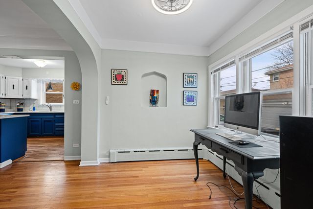 6550 W Ebinger Drive, Niles, IL 60714