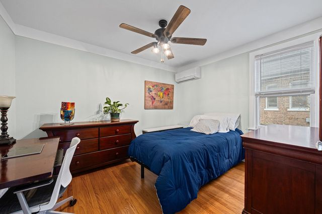 6550 W Ebinger Drive, Niles, IL 60714