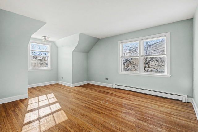 6550 W Ebinger Drive, Niles, IL 60714