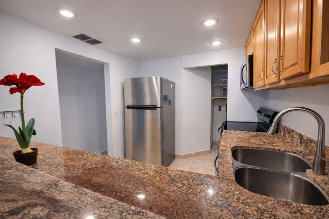 5300 NE 24th Terrace 216C, Fort Lauderdale, FL 33308