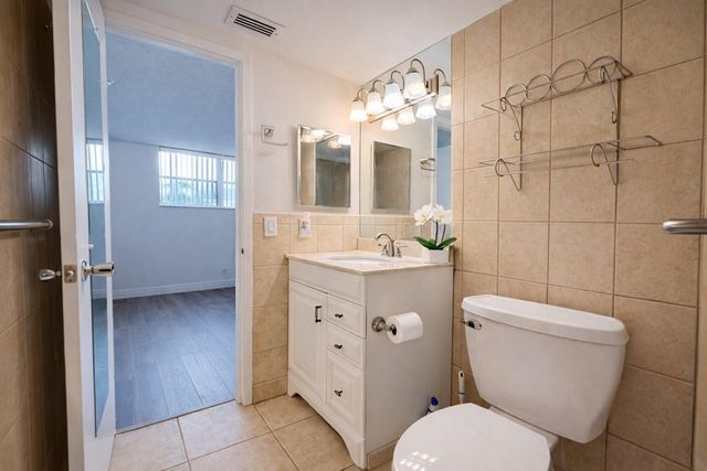 5300 NE 24th Terrace 216C, Fort Lauderdale, FL 33308