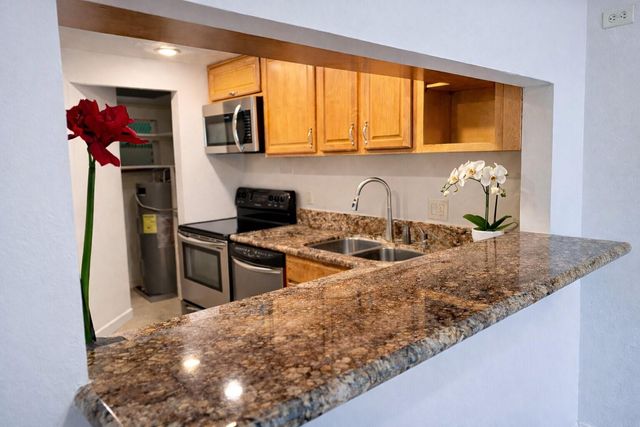 5300 NE 24th Terrace 216C, Fort Lauderdale, FL 33308