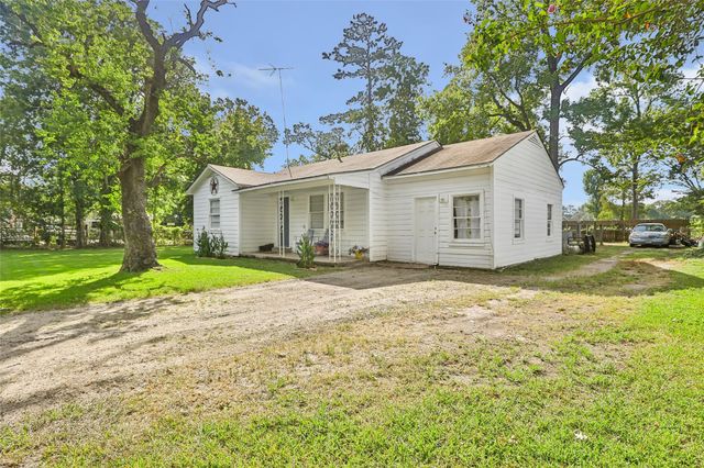 305 Cherry Creek Road, Dayton, TX 77535