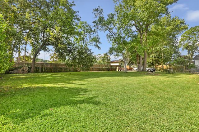 305 Cherry Creek Road, Dayton, TX 77535