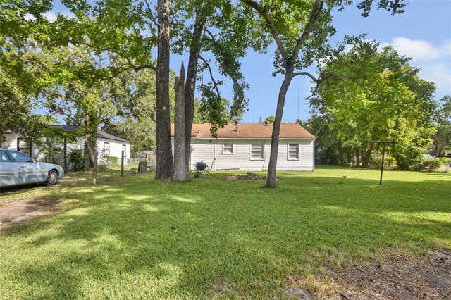 305 Cherry Creek Road, Dayton, TX 77535