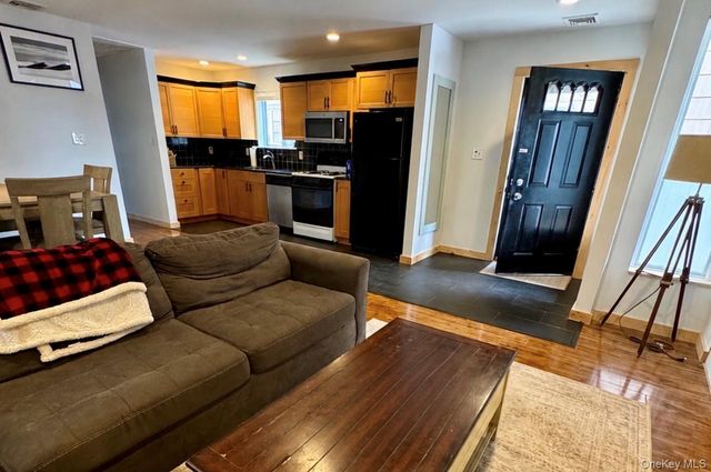 717 E Walnut Street, Long Beach, NY 11561