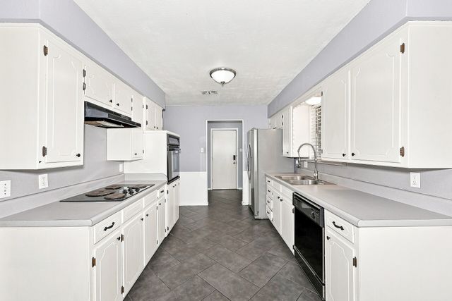3204 Denbury Drive, Fort Worth, TX 76133