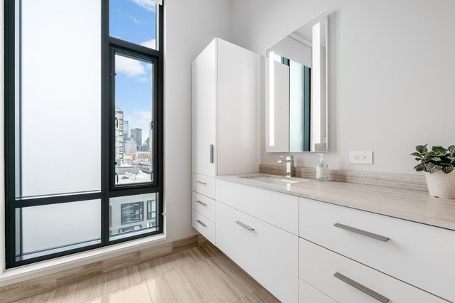 40 Traveler St PH802, Boston, MA 02118