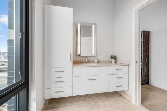 40 Traveler St PH802, Boston, MA 02118