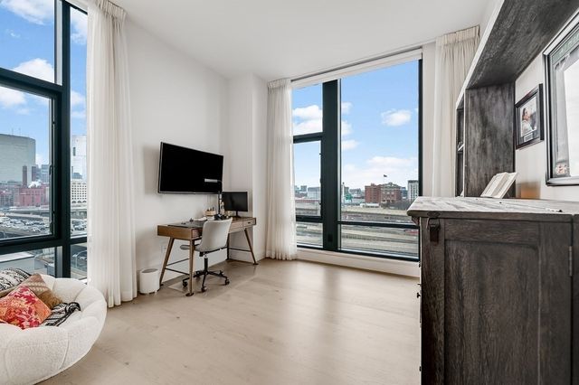 40 Traveler St PH802, Boston, MA 02118