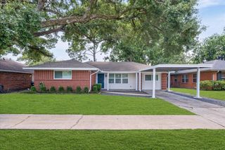 4717 Chrystell Lane, Houston, TX 77092