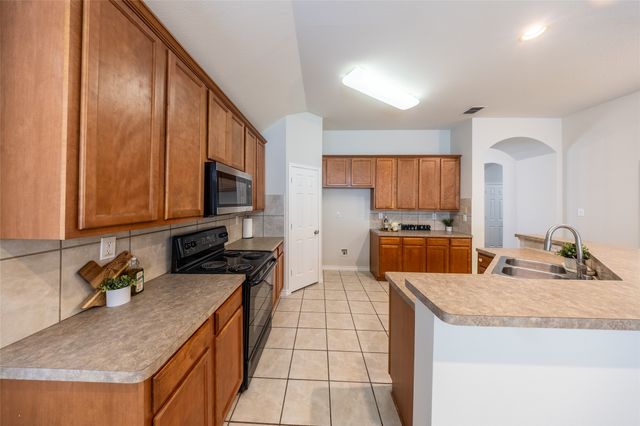 604 Beeman Drive, Arlington, TX 76002