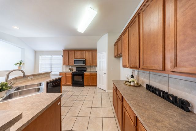 604 Beeman Drive, Arlington, TX 76002