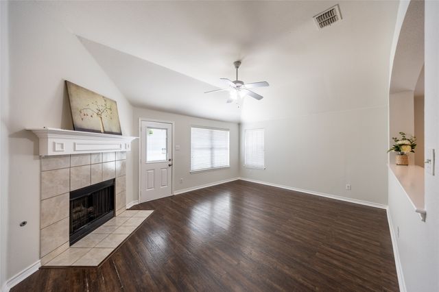 604 Beeman Drive, Arlington, TX 76002