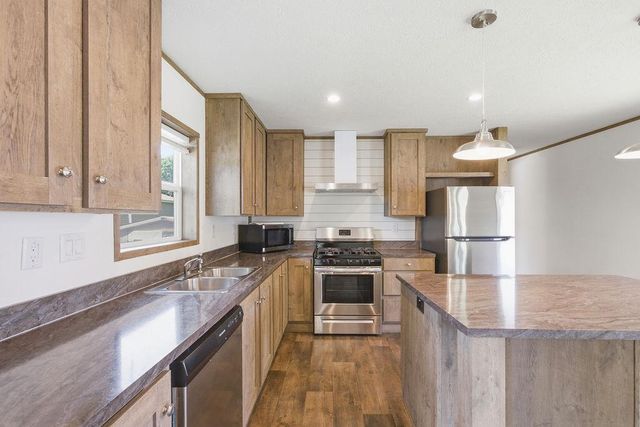 10162 Pierce Place NE, Blaine, MN 55434