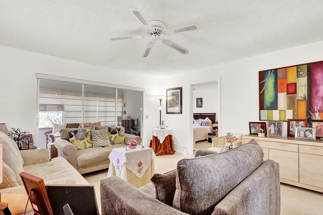 615 Laconia Circle A, Lake Worth, FL 33467