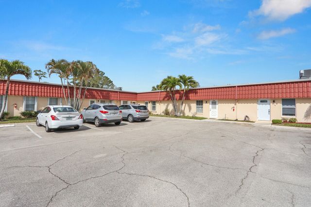 615 Laconia Circle A, Lake Worth, FL 33467