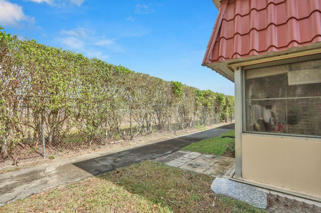 615 Laconia Circle A, Lake Worth, FL 33467