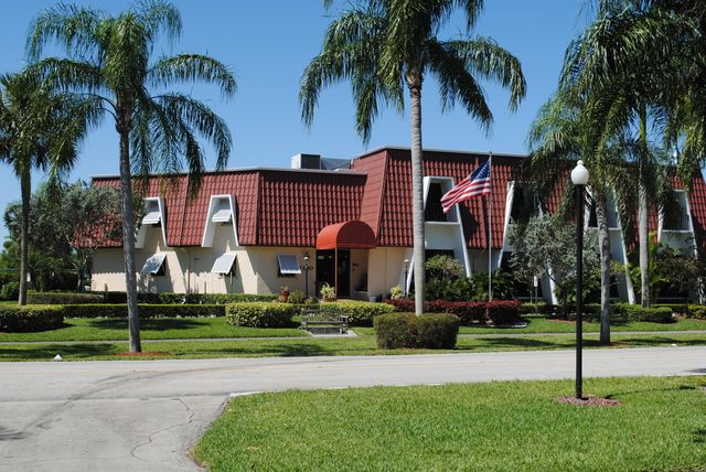 615 Laconia Circle A, Lake Worth, FL 33467