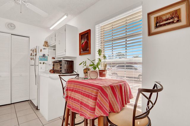 615 Laconia Circle A, Lake Worth, FL 33467