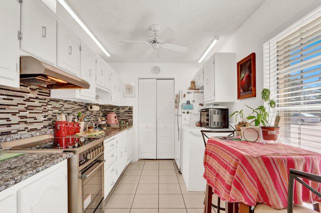 615 Laconia Circle A, Lake Worth, FL 33467