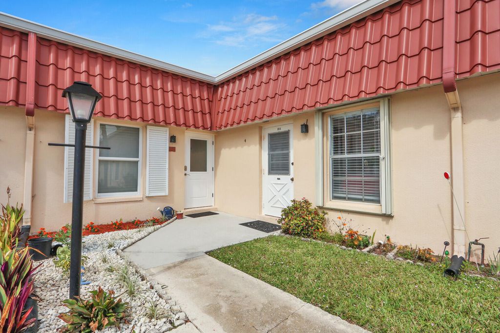 615 Laconia Circle A, Lake Worth, FL 33467