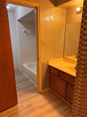 3400 Coachman Drive, Baytown, TX 77521