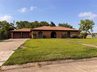 3400 Coachman Drive, Baytown, TX 77521