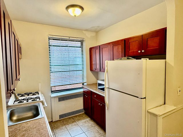 210 Martine Avenue 6L, White Plains, NY 10601
