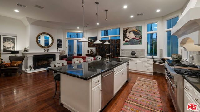 138 Voyage Mall, Marina Del Rey, CA 90292