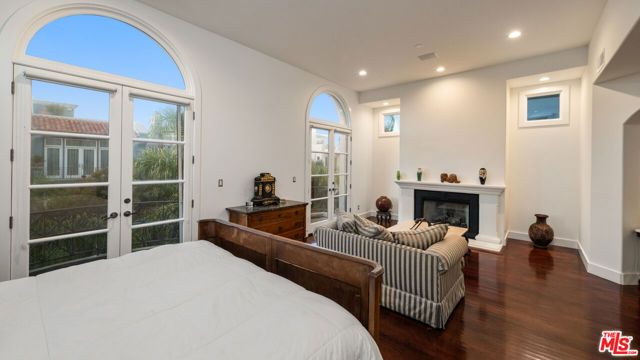 138 Voyage Mall, Marina Del Rey, CA 90292