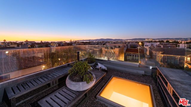 138 Voyage Mall, Marina Del Rey, CA 90292