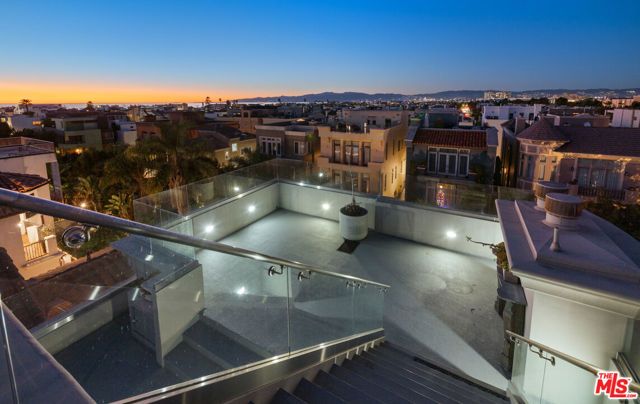 138 Voyage Mall, Marina Del Rey, CA 90292