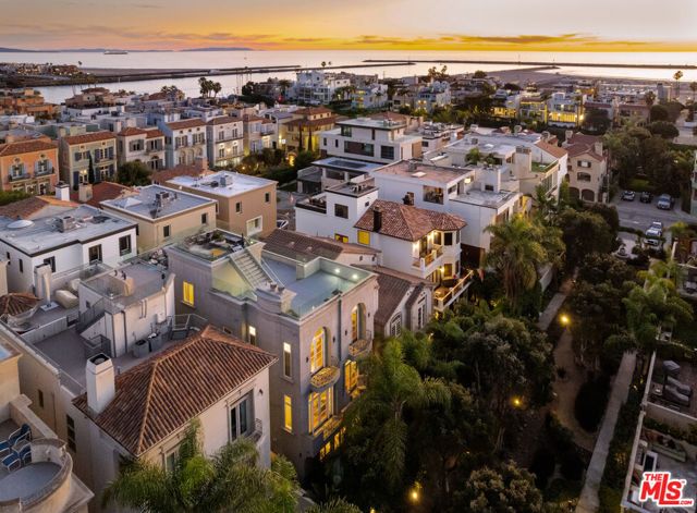 138 Voyage Mall, Marina Del Rey, CA 90292