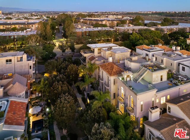 138 Voyage Mall, Marina Del Rey, CA 90292