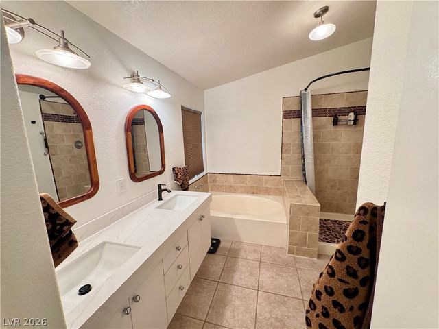 7652 Rolling View Drive 202, Las Vegas, NV 89149