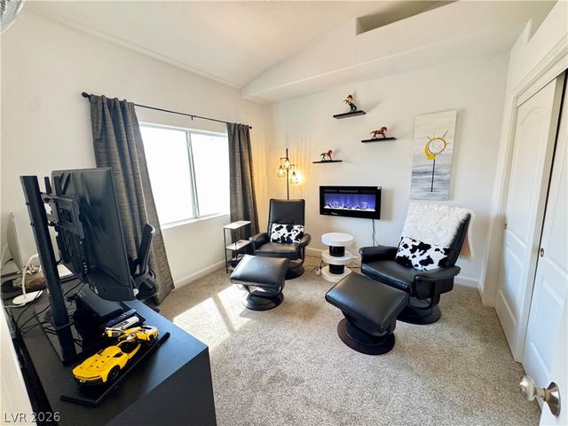 7652 Rolling View Drive 202, Las Vegas, NV 89149