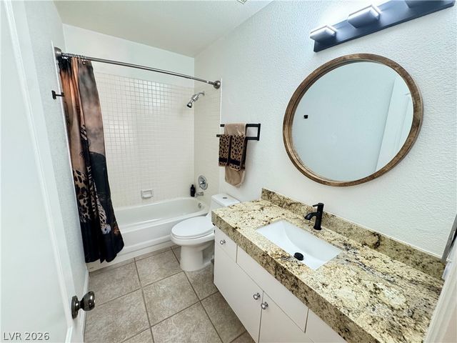 7652 Rolling View Drive 202, Las Vegas, NV 89149