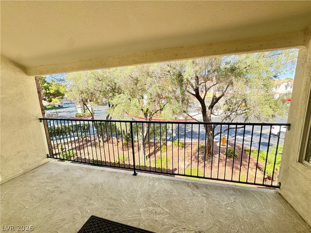 7652 Rolling View Drive 202, Las Vegas, NV 89149 — photo 2