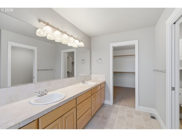 2463 Nw BROADWAY St, Albany, OR 97321