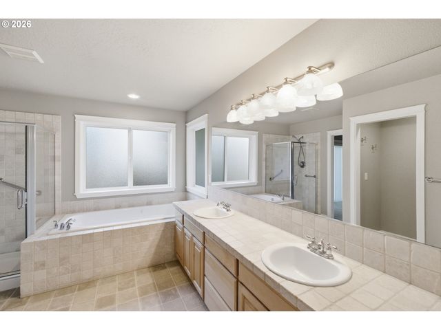 2463 Nw BROADWAY St, Albany, OR 97321