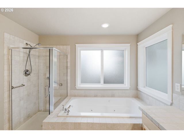 2463 Nw BROADWAY St, Albany, OR 97321