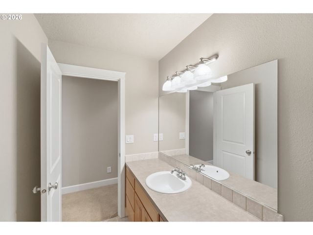 2463 Nw BROADWAY St, Albany, OR 97321