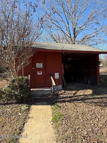 3652 S Old Hwy 7, Waterford, MS 38685