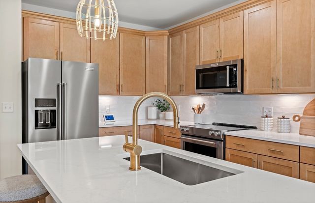 399 Neponset 402, Canton, MA 02021