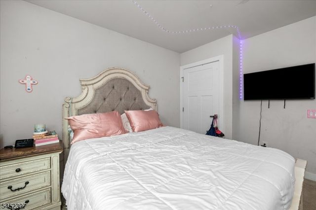 31 Lam Dr, Hardyston Twp., NJ 07419