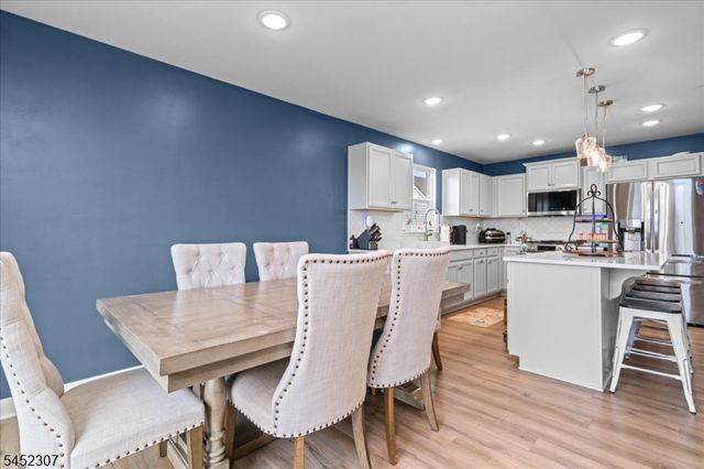31 Lam Dr, Hardyston Twp., NJ 07419
