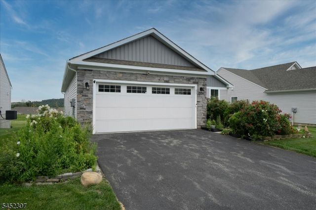31 Lam Dr, Hardyston Twp., NJ 07419