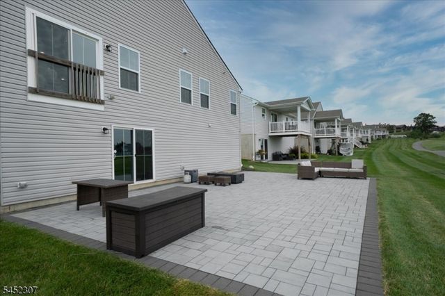 31 Lam Dr, Hardyston Twp., NJ 07419