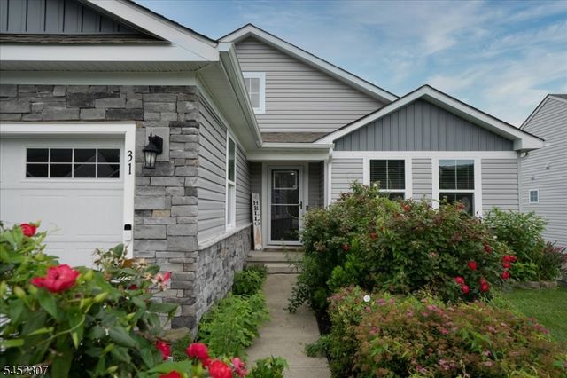31 Lam Dr, Hardyston Twp., NJ 07419